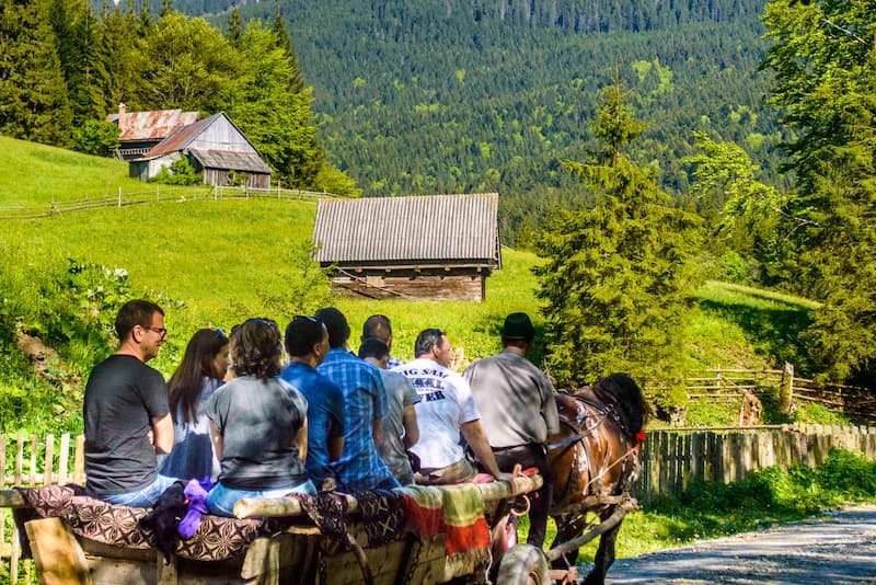 Echipa noastră de ghizi și organizatori tururi în România